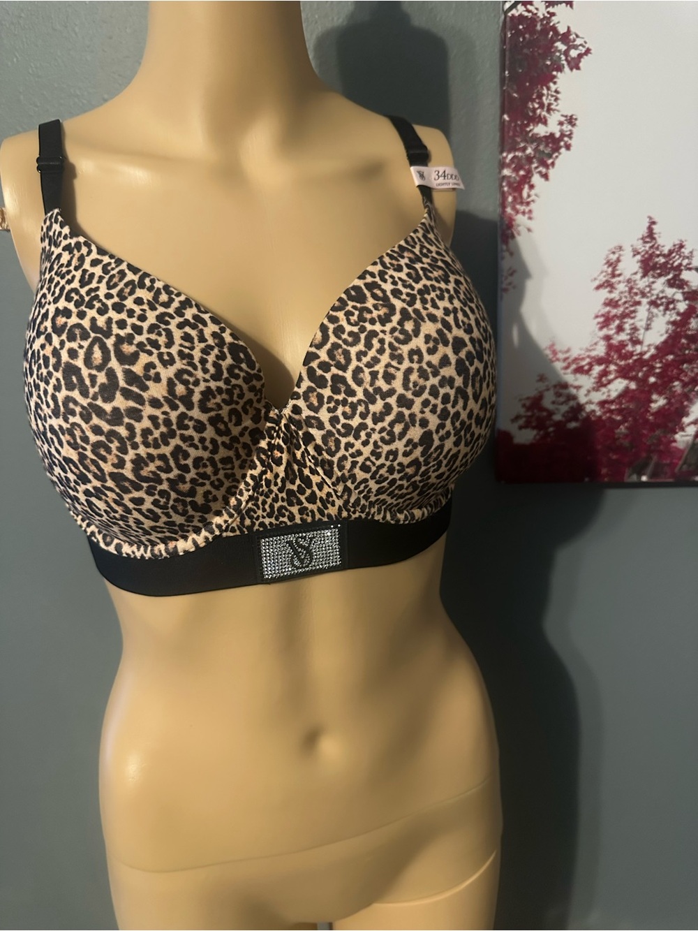 NWT Victoria’s Secret Leopard Bra 34DDD